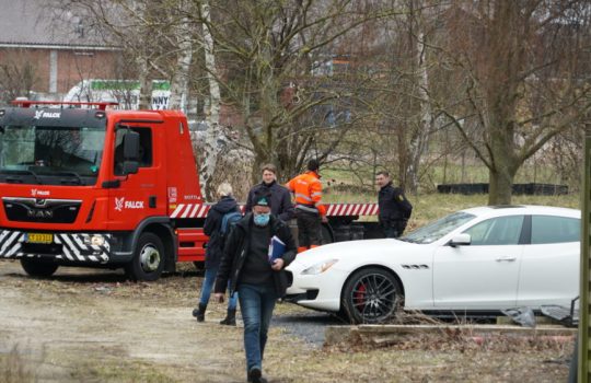 Billederne er fra beslaglæggelsen af en række biler i Helsinge, 23 marts 2021.(Foto: Allan Andersen)